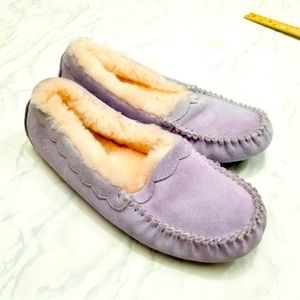 UGG Scalloped Moccasins Australia Wool Slippers Shoes Lavender Purple 6 EUC